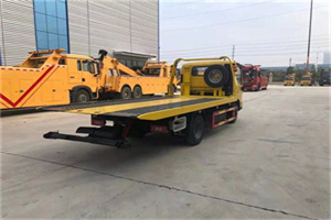 金海湖非事故拖车