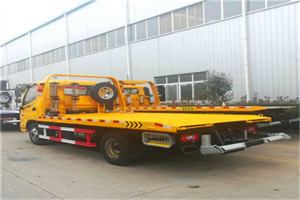 金海湖附近拖车救援搭电