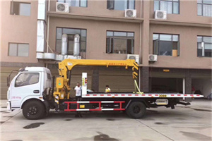 金海湖附近汽车轮胎更换